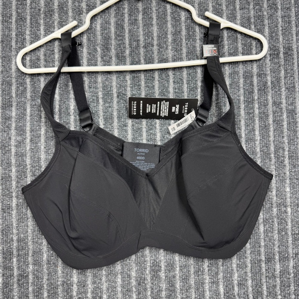 Torrid Womens Active Sports Bra 40DD Black Underwire Mesh Medium Performance NWT